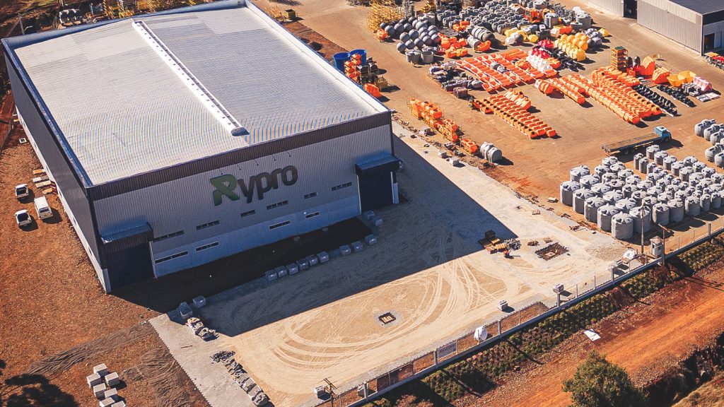 Unidade Rypro com produtos agrícolas rotomoldados